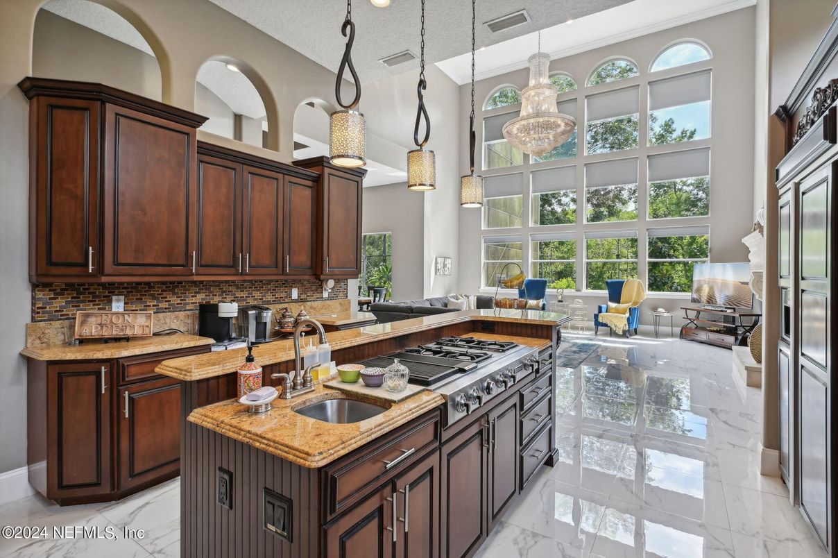Chandelier, Interior, Kitchen, Living room, Marble, Pendant Lights, Recessed Lighting