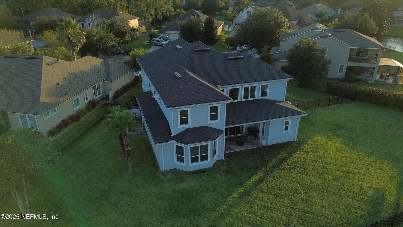 Exterior, Drone