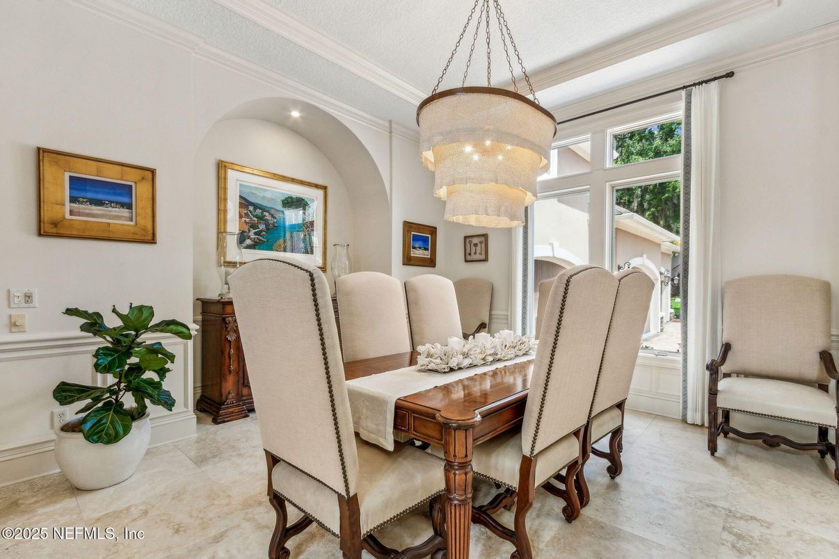 Chandelier, Dining room, Interior