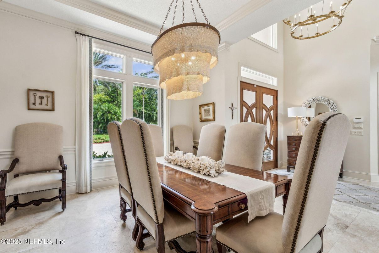 Chandelier, Dining room, Interior