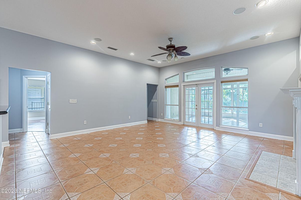 Empty room, Interior, Recessed Lighting