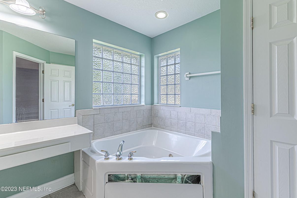 Bathroom, Interior, Recessed Lighting