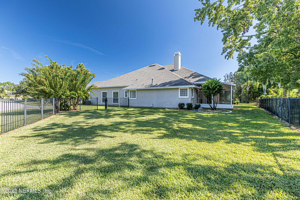 Backyard, Exterior