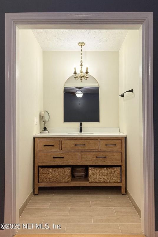 Chandelier, Interior