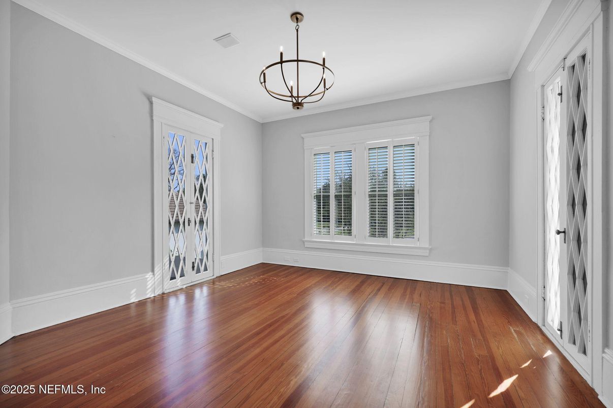 Empty room, Interior, Pendant Lights, Wood Texture Flooring