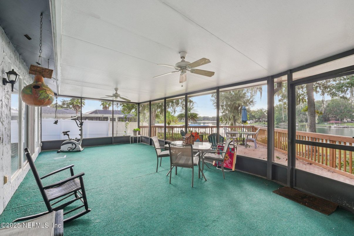 Interior, Sun Room, Water