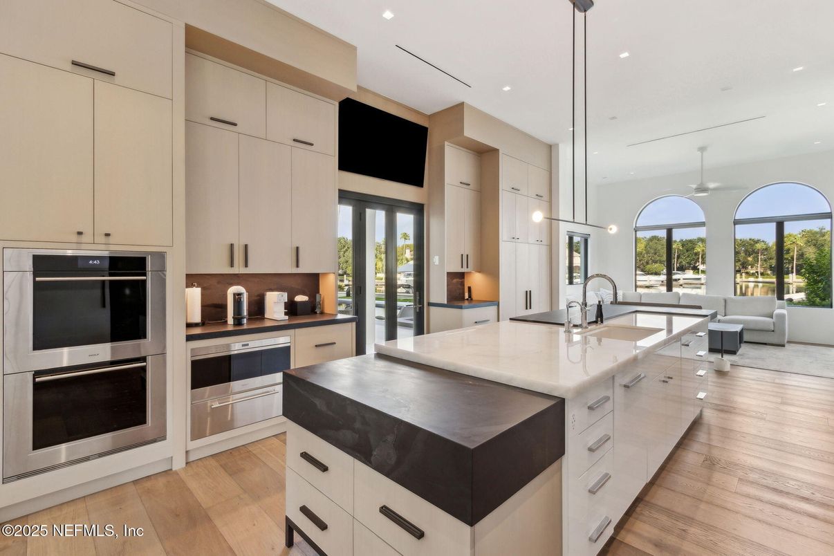 Interior, Kitchen, Living room, Pendant Lights, Recessed Lighting, Stainless Steel Appliances, Wood Texture Flooring