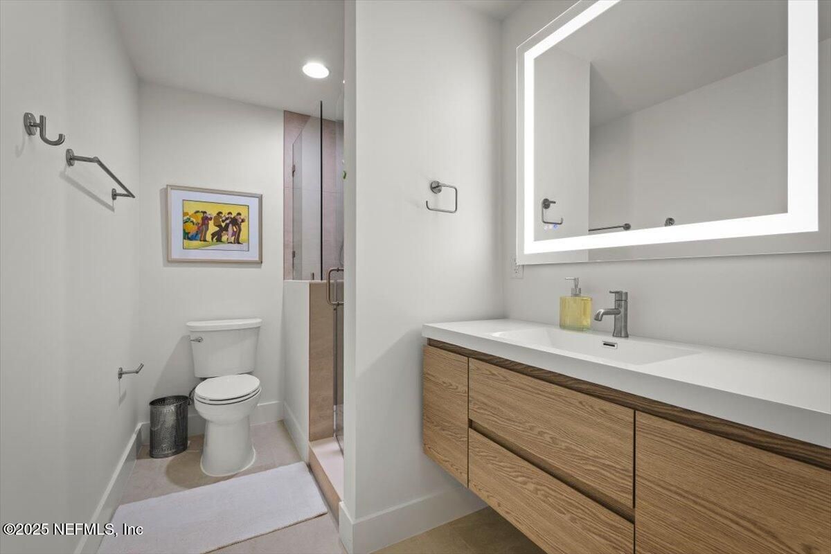 Bathroom, Interior, Recessed Lighting