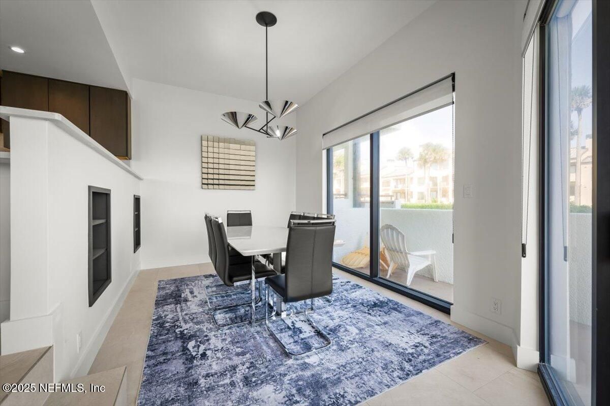 Dining room, Interior, Pendant Lights, Recessed Lighting