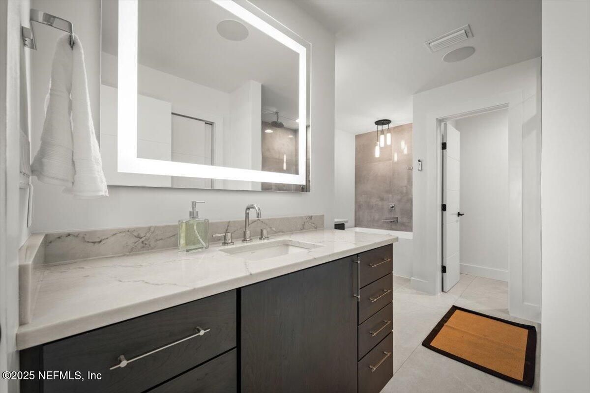 Bathroom, Dual Sink Vanities, Interior