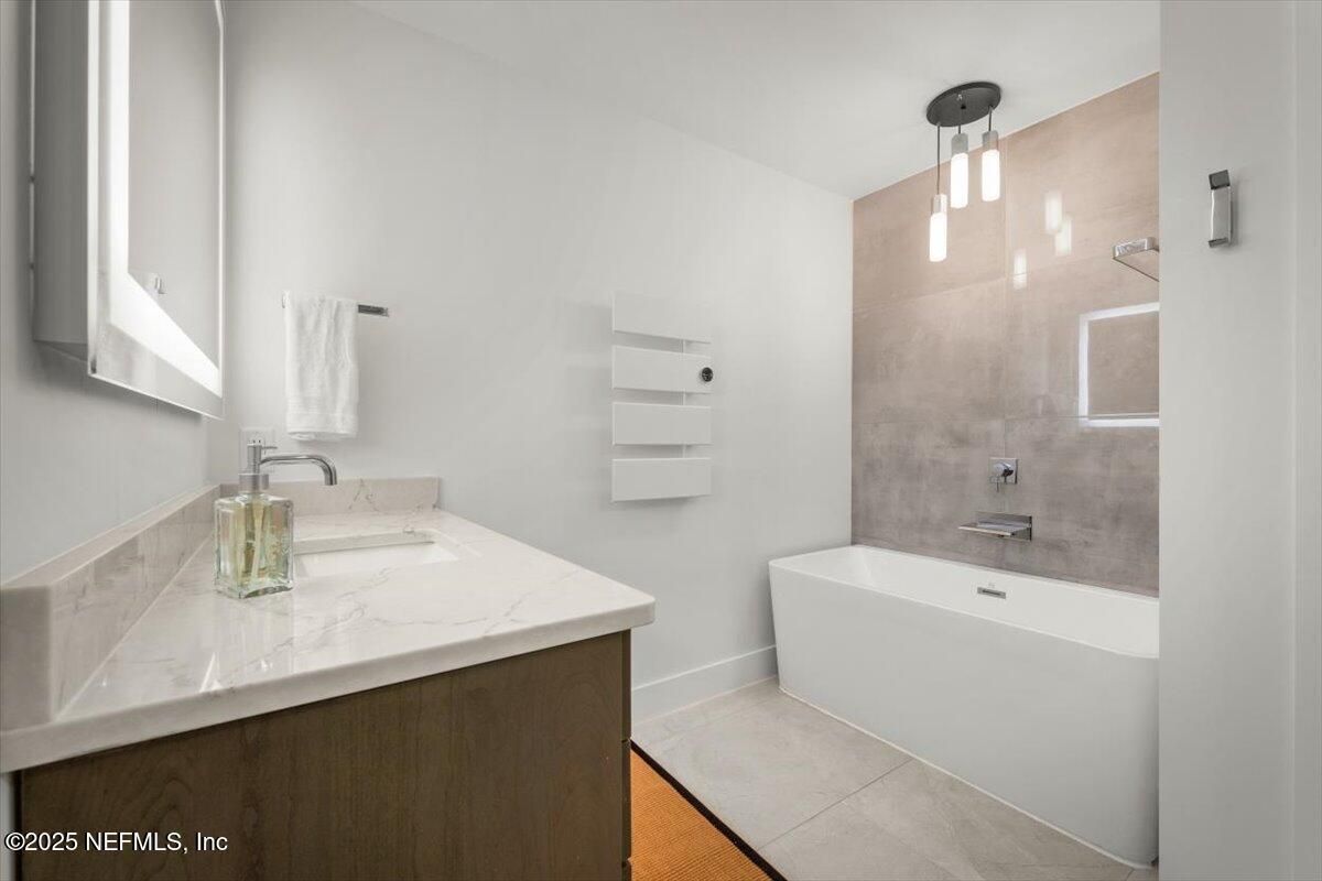 Bathroom, Interior, Pendant Lights