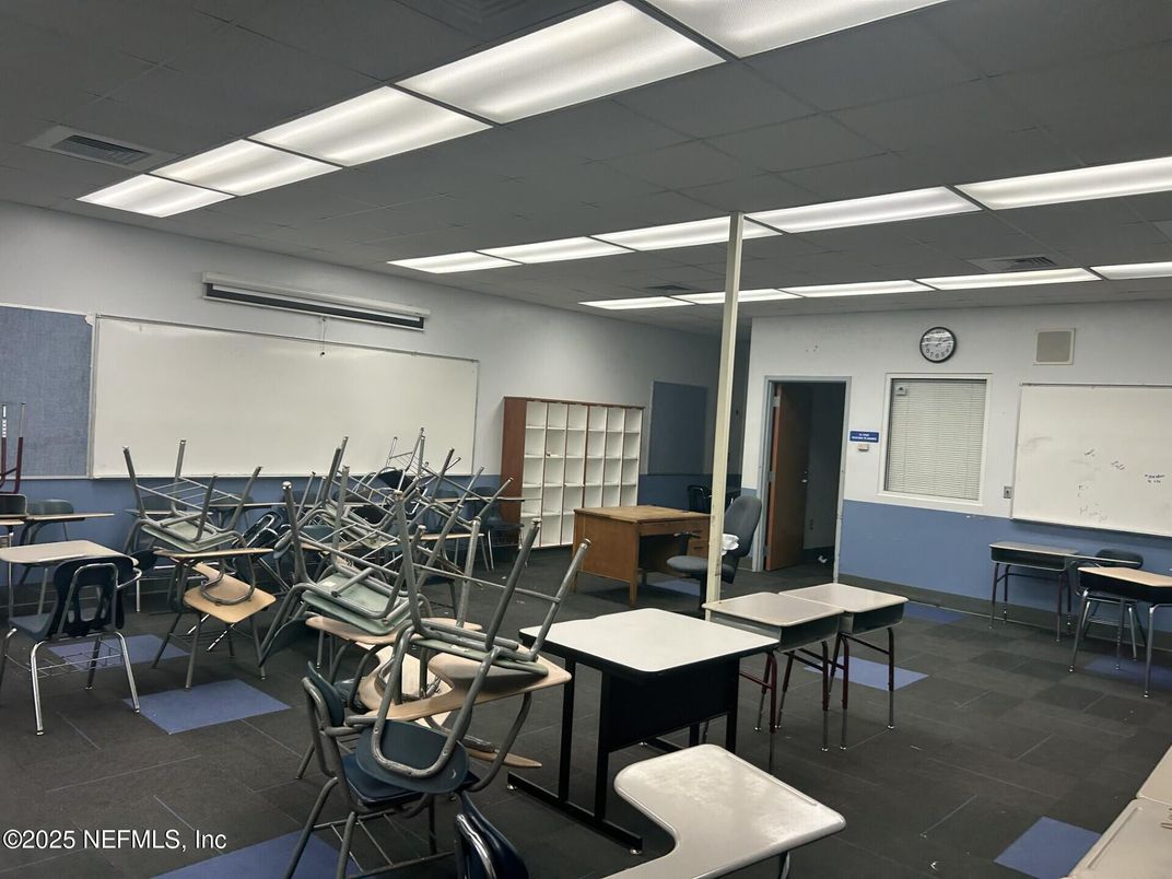 Dining room, Interior, Recessed Lighting