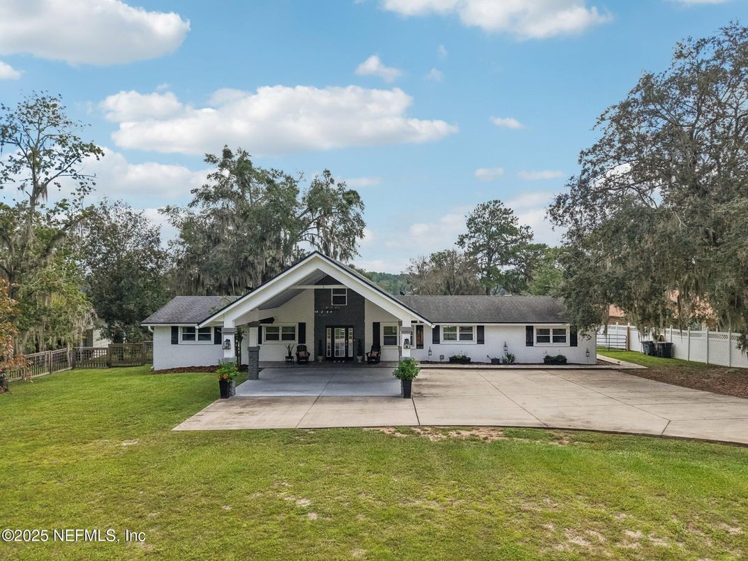 Backyard, Exterior, Facade, Ranch