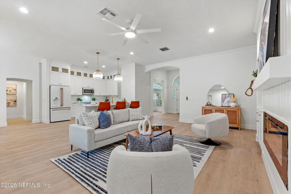 Dining room, Interior, Kitchen, Living room, Pendant Lights, Recessed Lighting, Wood Texture Flooring