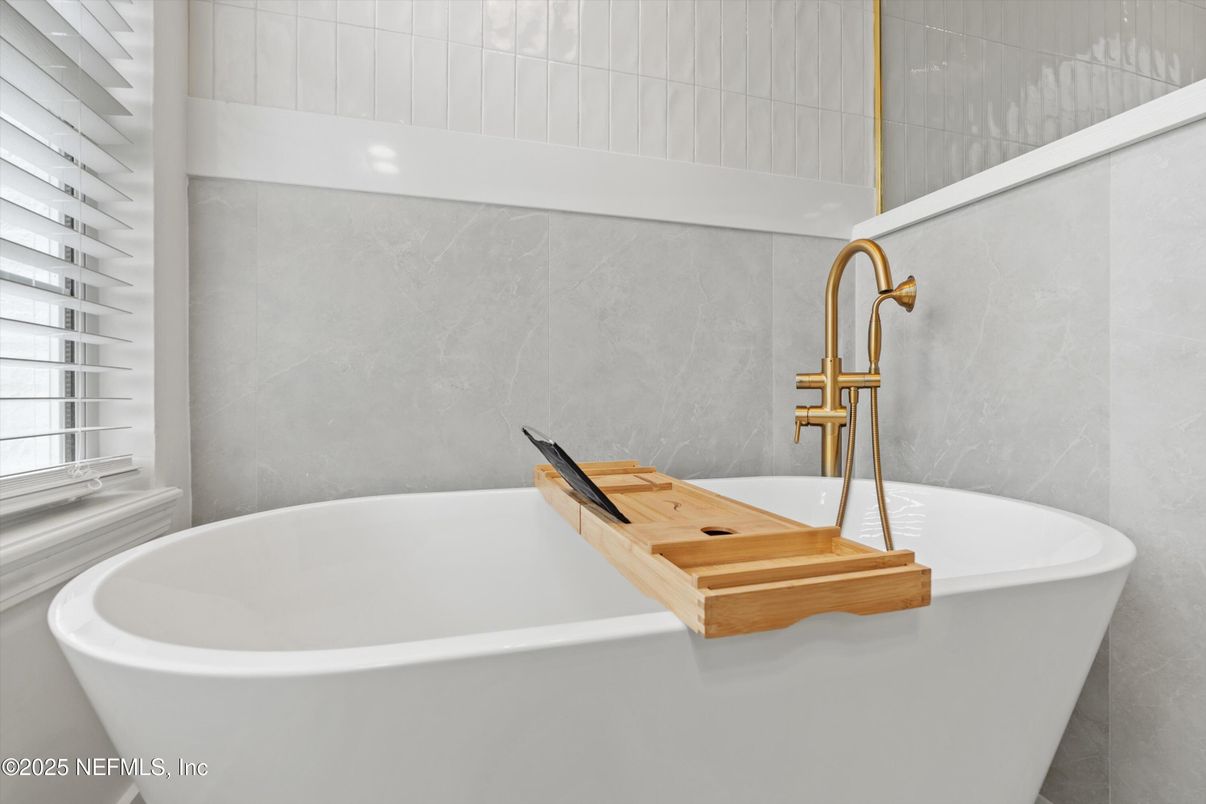 Bathroom, Free Standing Baths, Interior