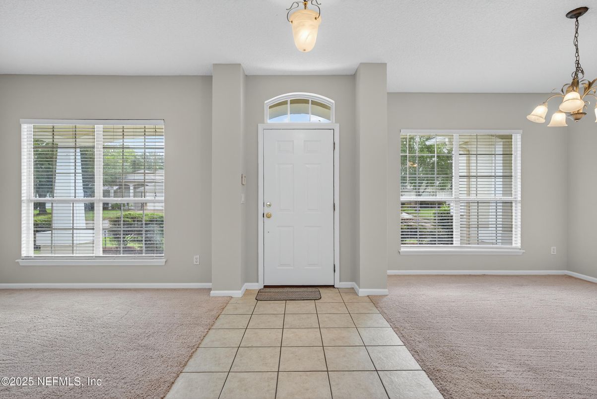 Empty room, Interior, Pendant Lights