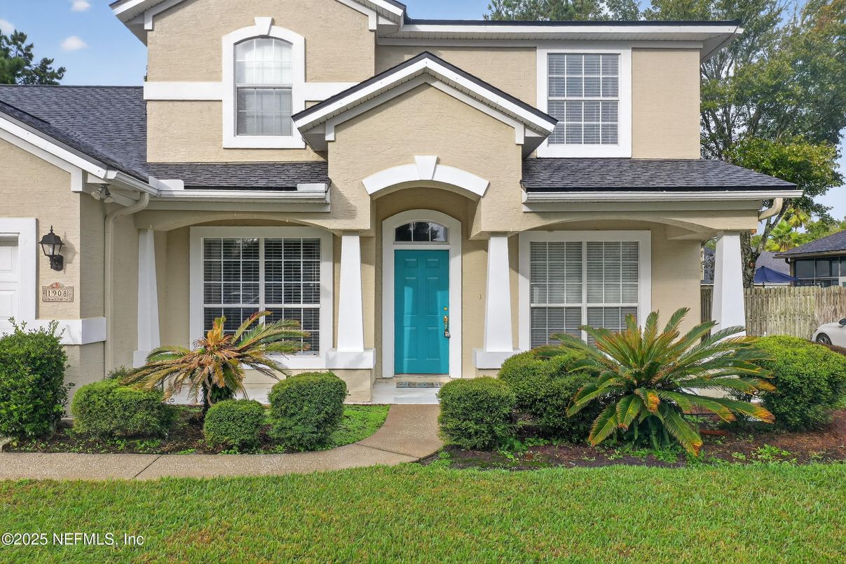 Exterior, Facade, American Craftsman