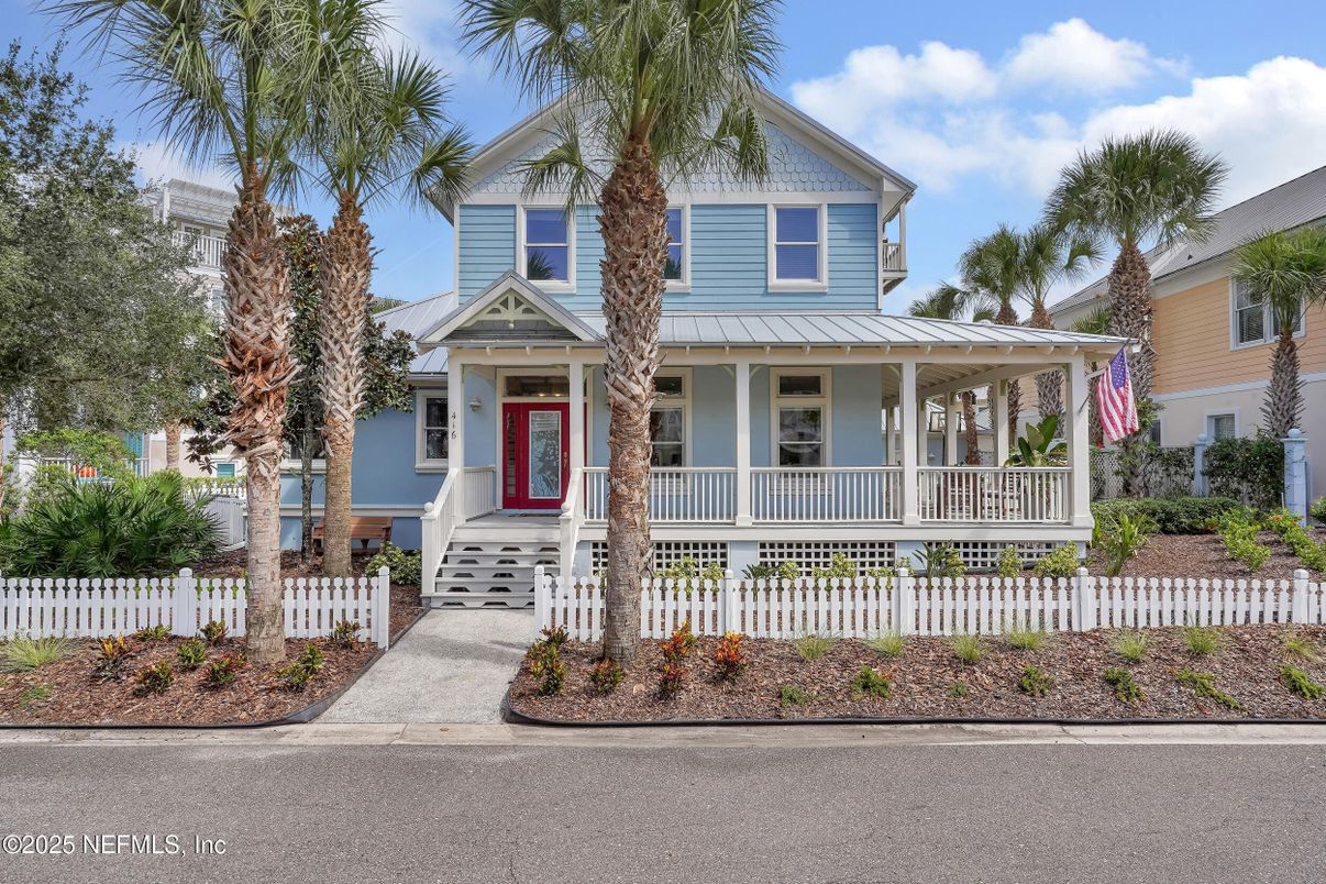 Exterior, Facade, Queen Anne Victorian