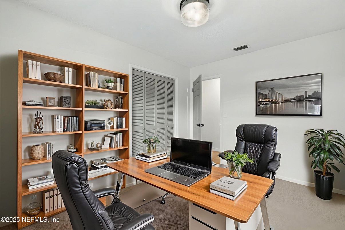 Home Office, Interior