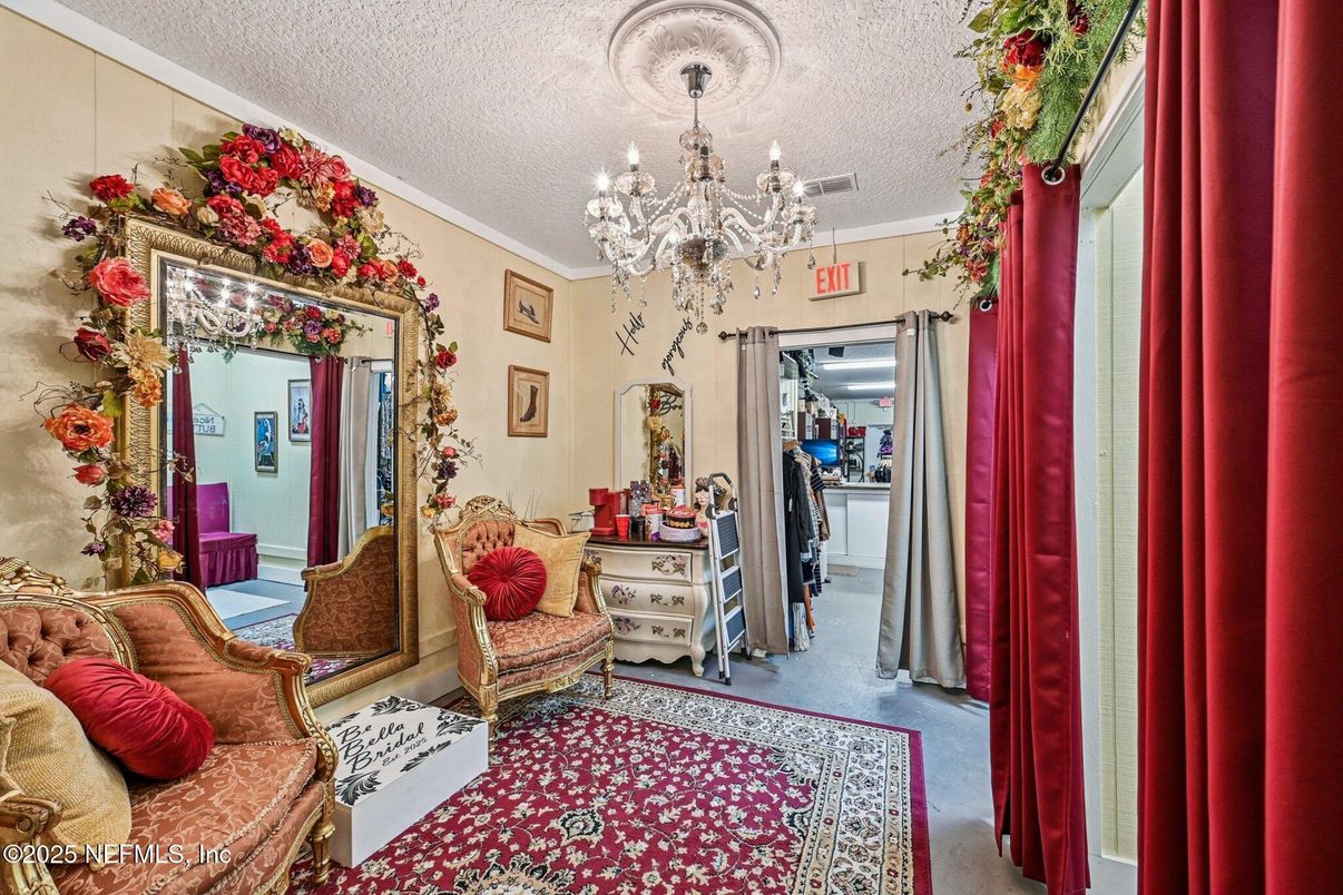 Chandelier, Interior