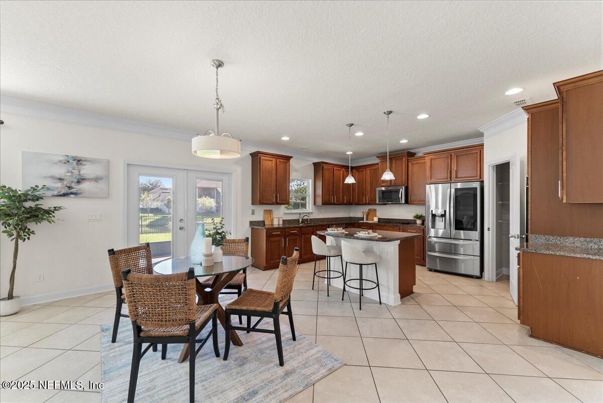 Dining room, Interior, Kitchen, Pendant Lights, Recessed Lighting, Stainless Steel Appliances