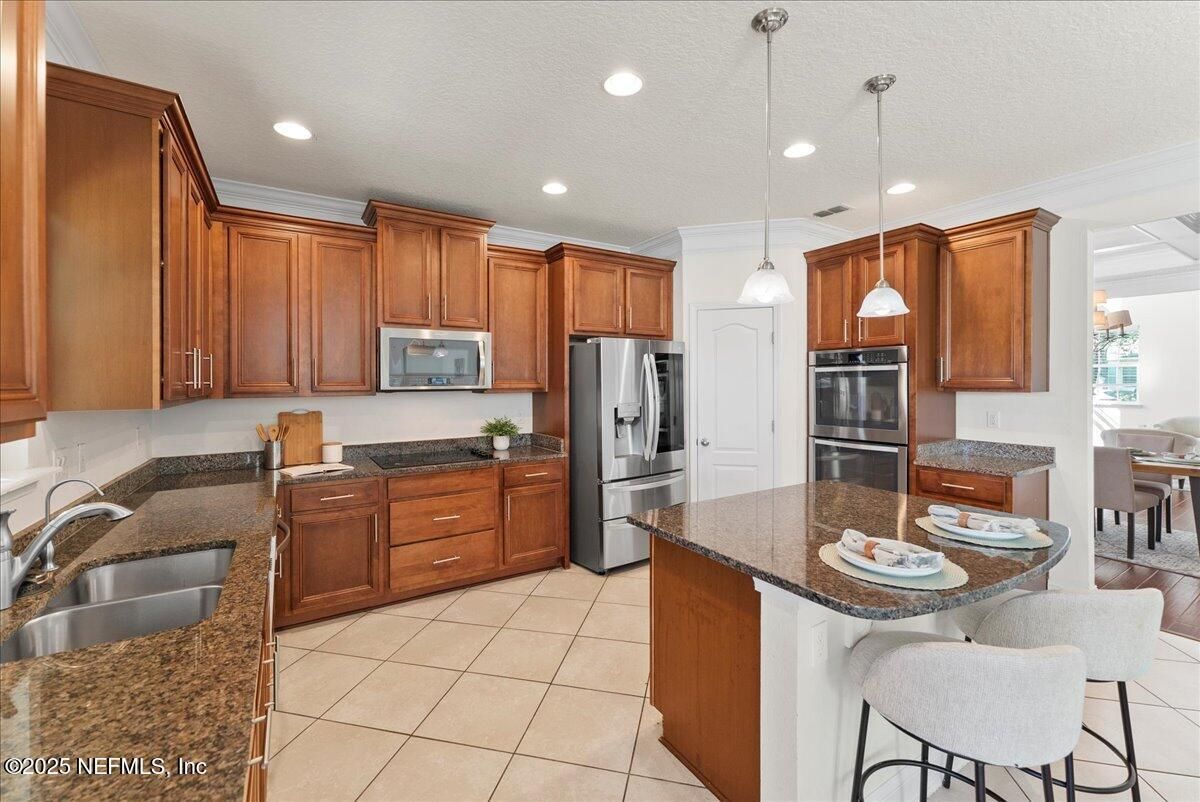 Dining room, Interior, Kitchen, Pendant Lights, Recessed Lighting, Stainless Steel Appliances