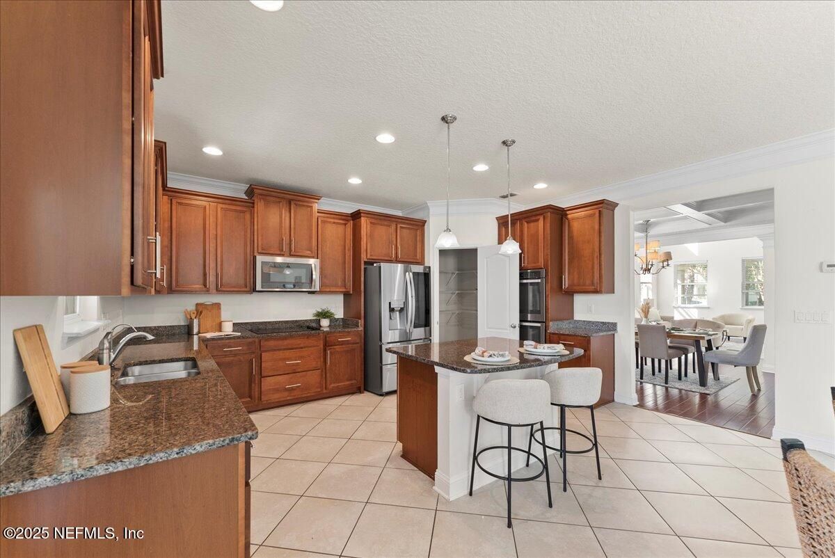 Dining room, Interior, Kitchen, Pendant Lights, Recessed Lighting, Stainless Steel Appliances