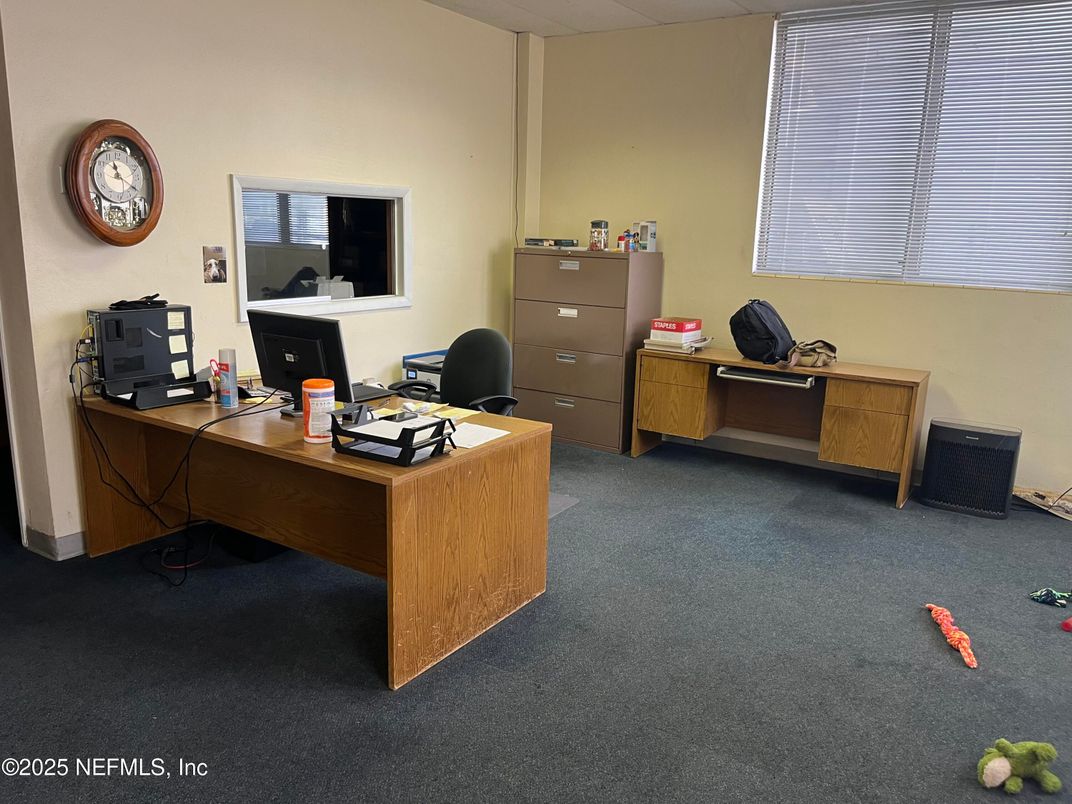 Home Office, Interior