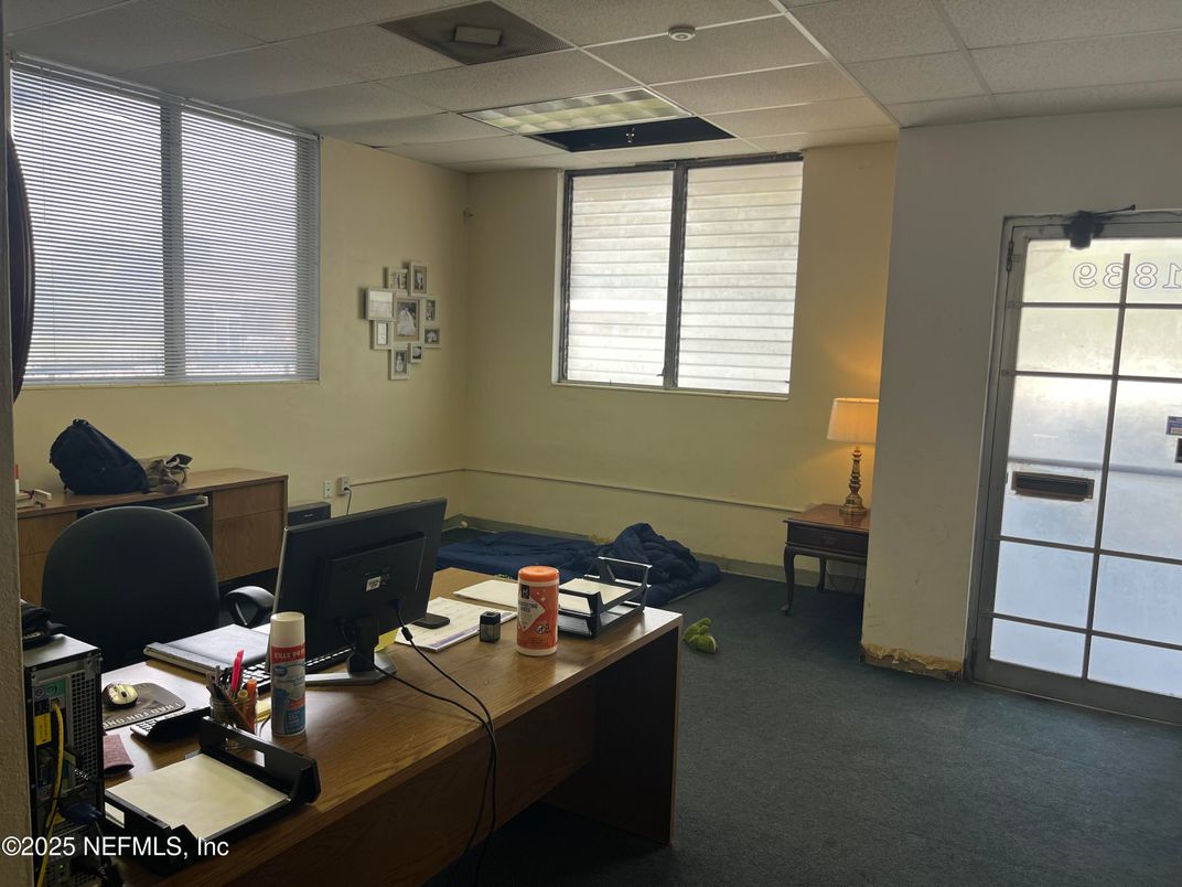 Home Office, Interior