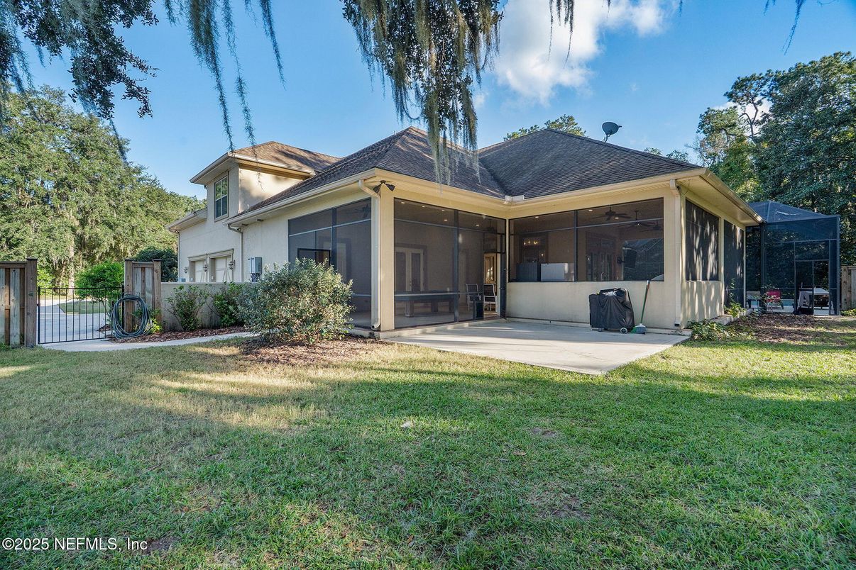 Backyard, Exterior
