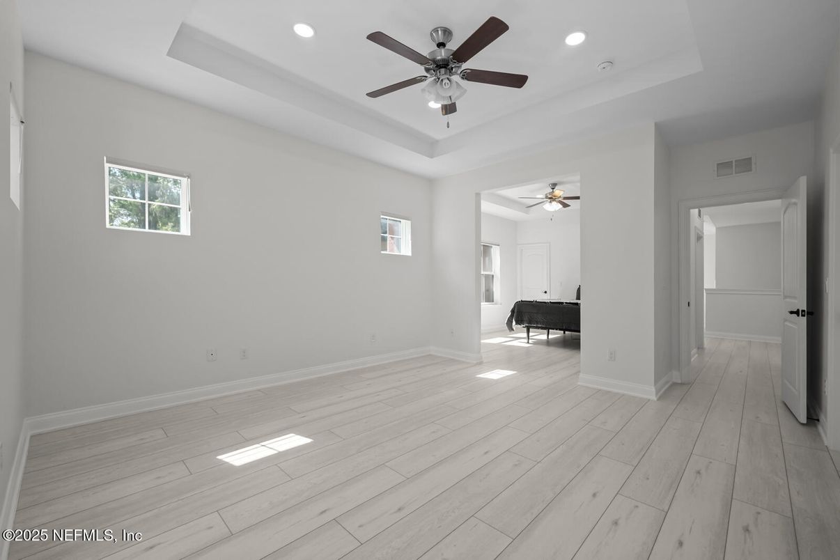 Empty room, Interior, Recessed Lighting, Wood Texture Flooring