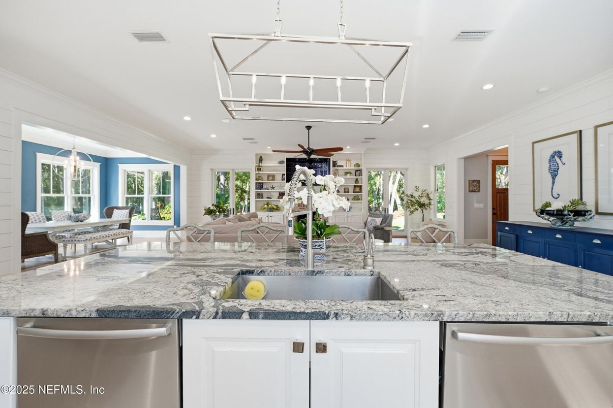Dining room, Interior, Kitchen, Recessed Lighting, Stainless Steel Appliances
