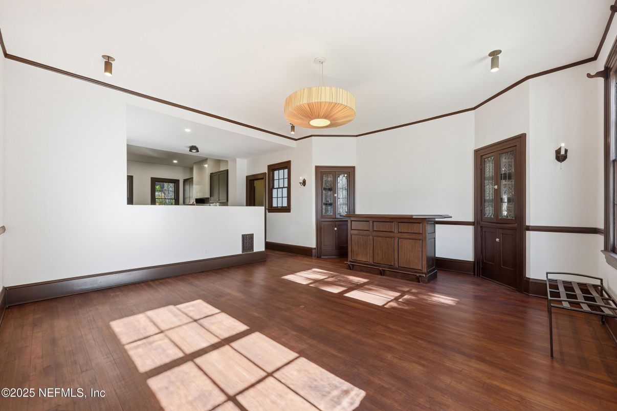 Interior, Pendant Lights, Recessed Lighting, Wood Texture Flooring