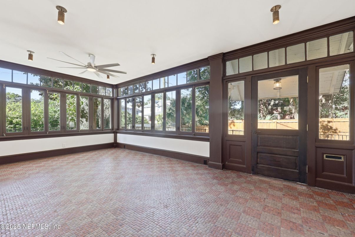 Empty room, Interior, Sun Room