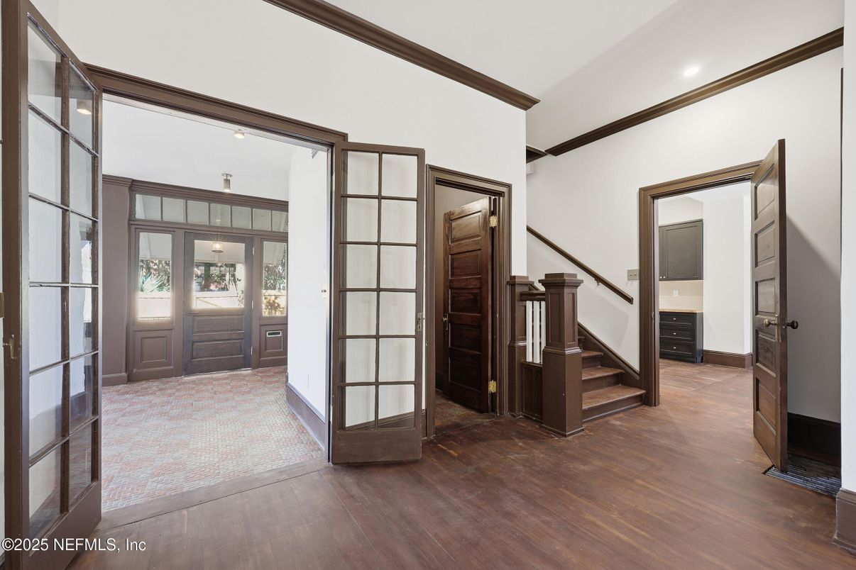 Interior, Recessed Lighting, Wood Texture Flooring