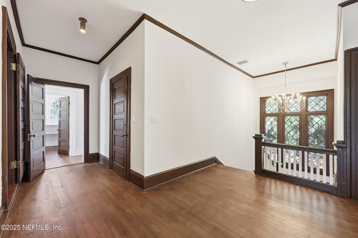 Chandelier, Empty room, Interior, Wood Texture Flooring