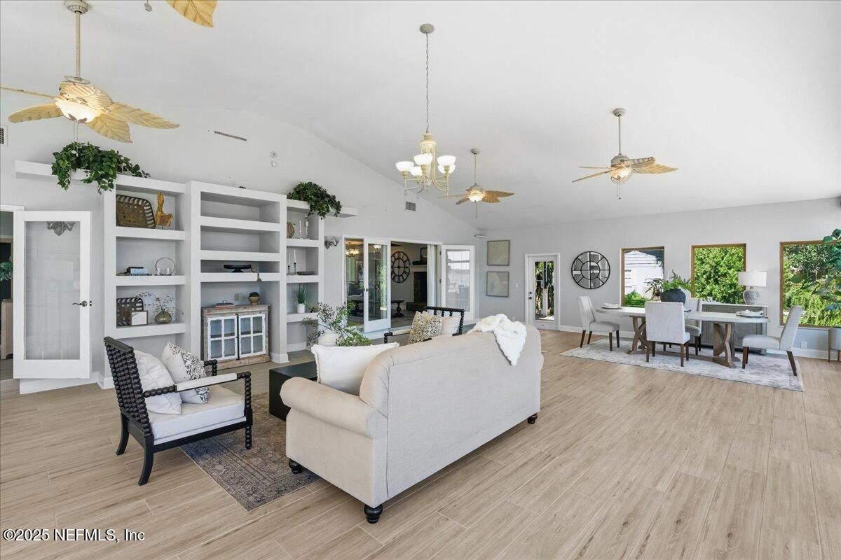 Chandelier, Dining room, Interior, Living room, Pendant Lights, Wood Texture Flooring