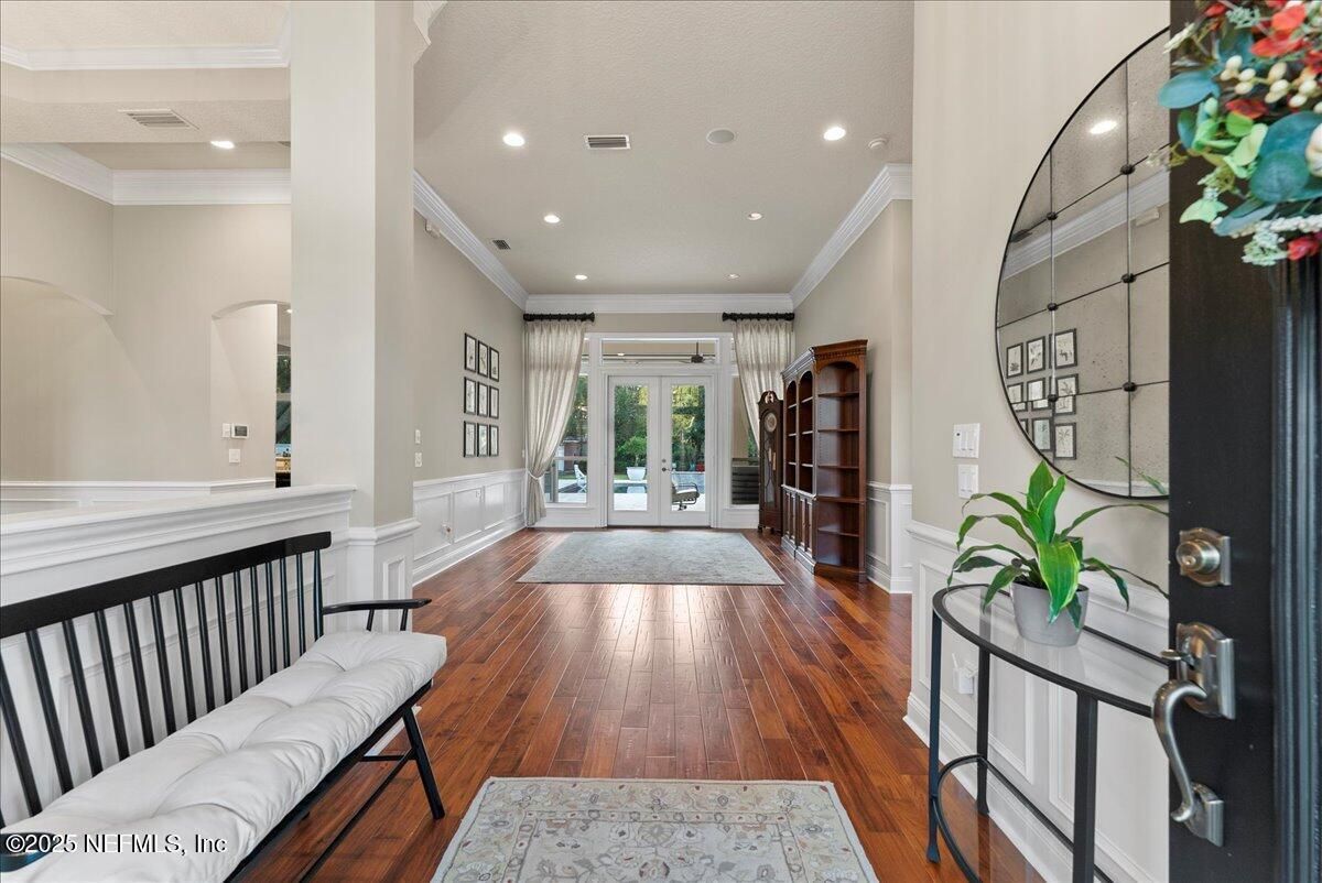 Interior, Recessed Lighting, Wood Texture Flooring