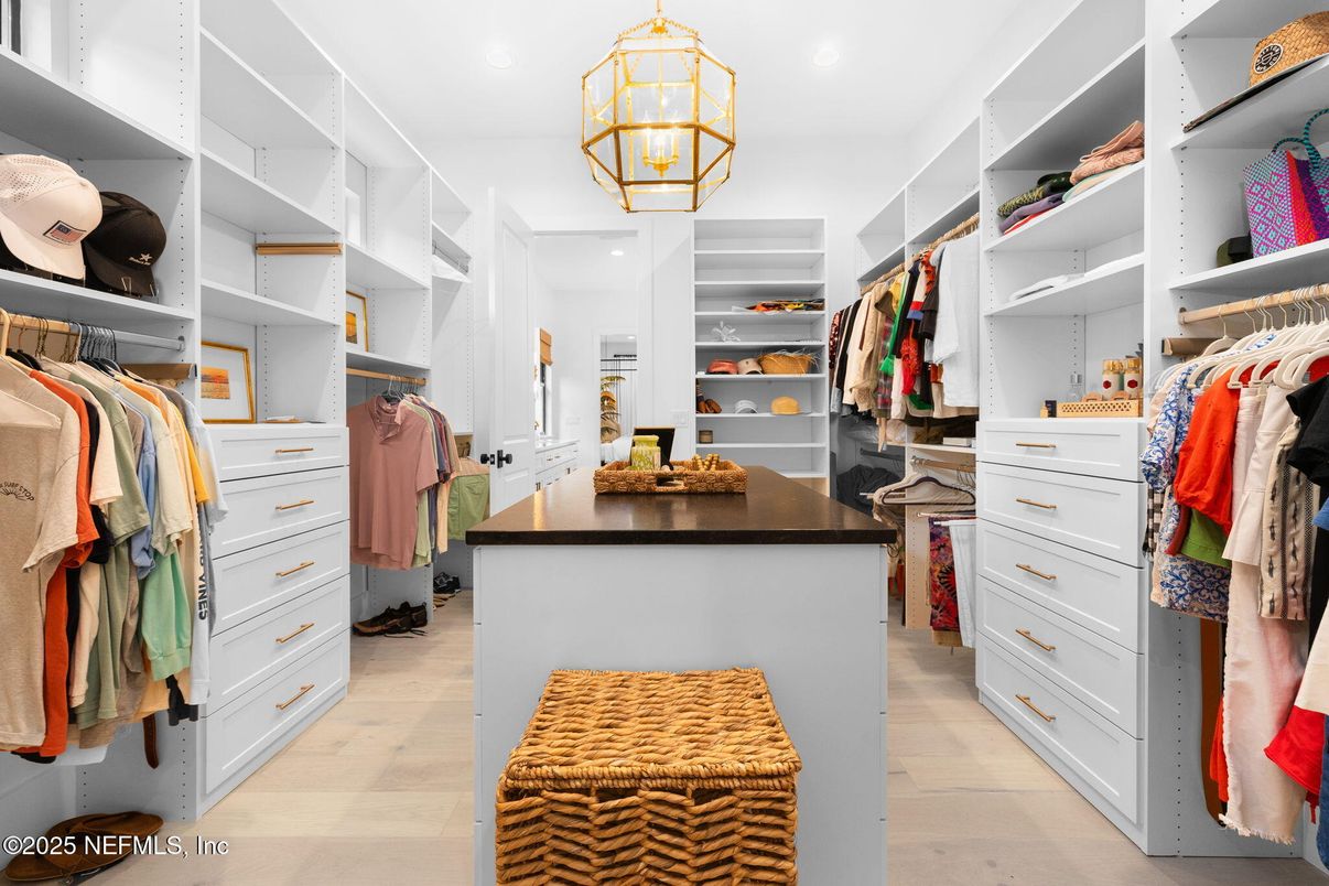 Interior, Pendant Lights, Recessed Lighting, Walk-in Closets, Wood Texture Flooring