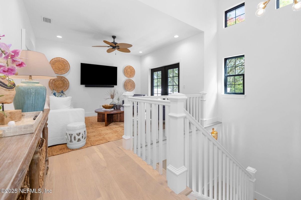 Interior, Recessed Lighting, Wood Texture Flooring