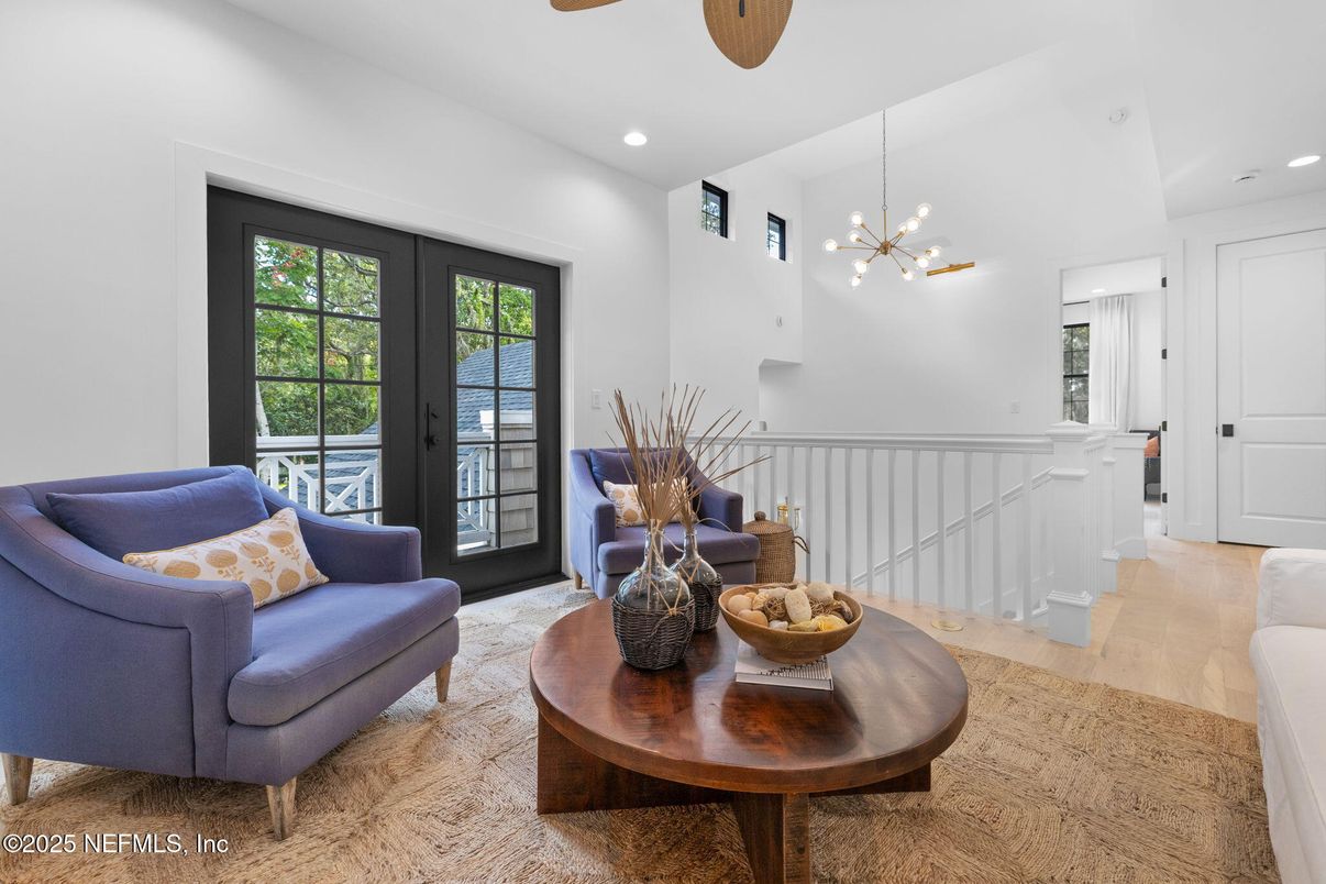 Interior, Living room, Pendant Lights, Recessed Lighting, Wood Texture Flooring