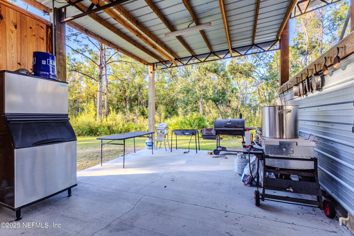 Exterior, Outdoor Kitchen