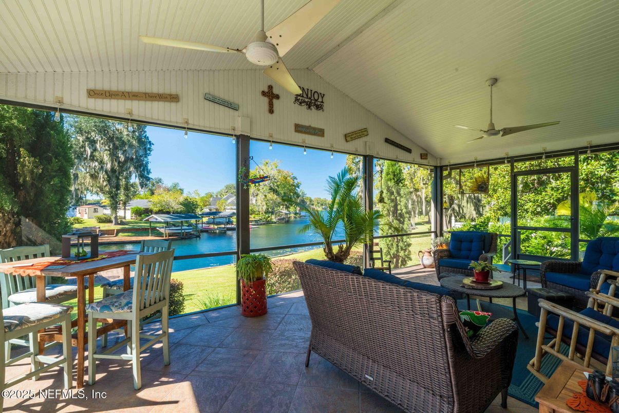 Interior, Living room, Sun Room, Water