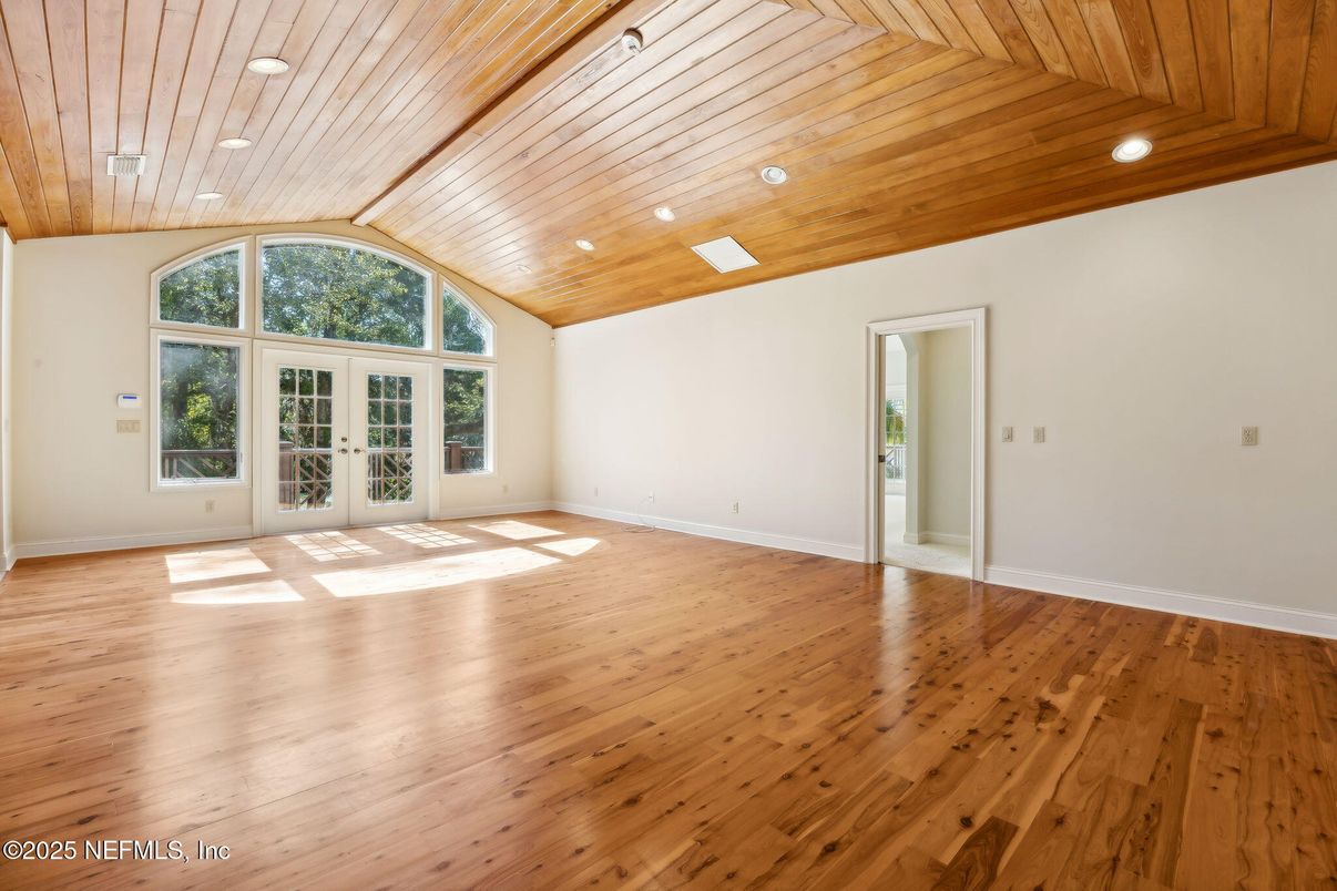 Empty room, Interior, Recessed Lighting, Wooden Ceilings, Wood Texture Flooring