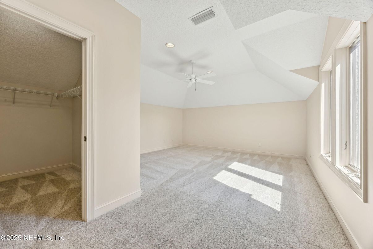 Empty room, Interior, Recessed Lighting, Walk-in Closets