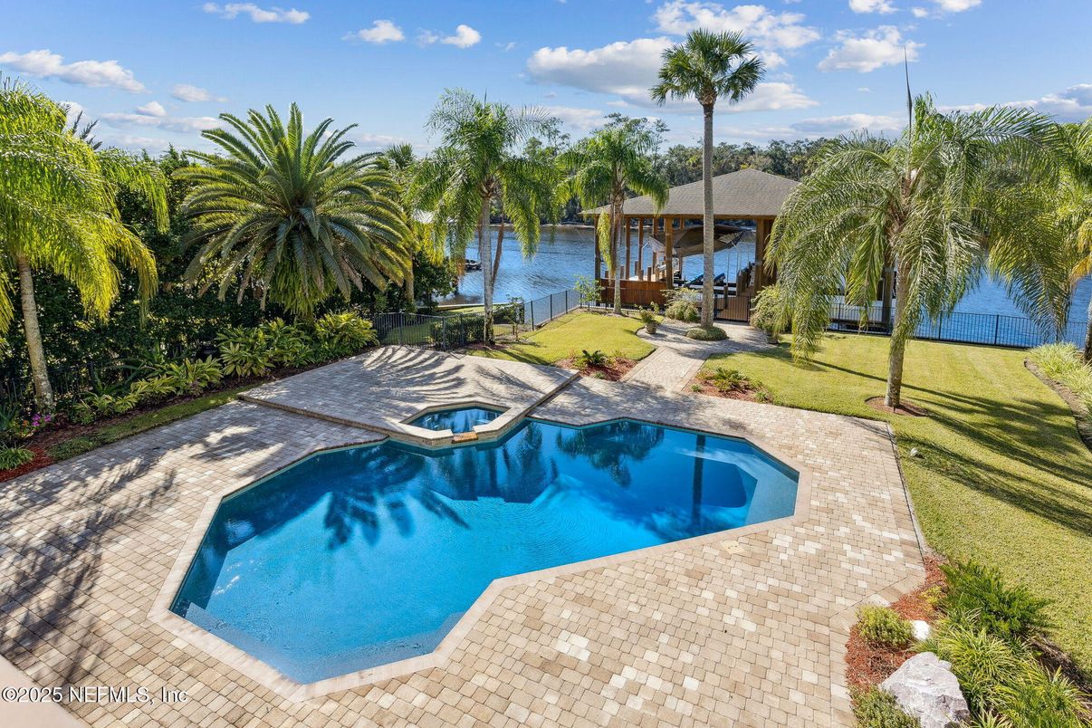 Exterior, Pool, Water