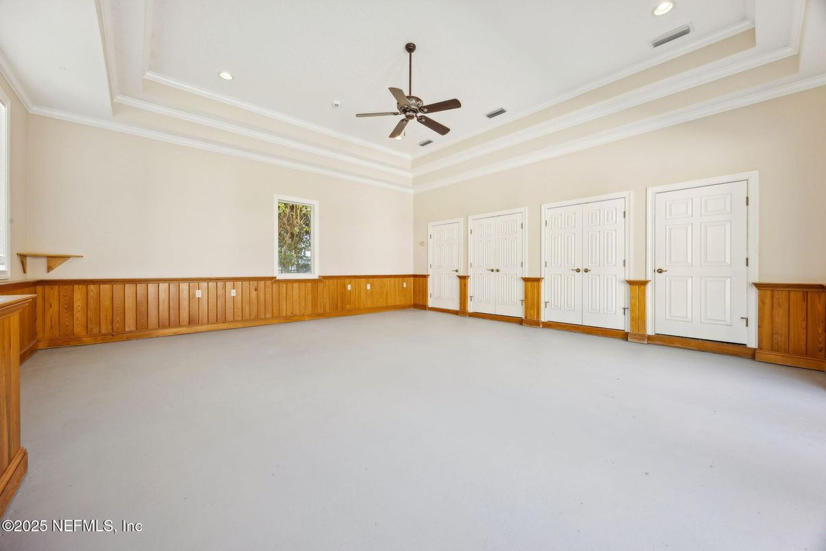 Empty room, Interior, Recessed Lighting