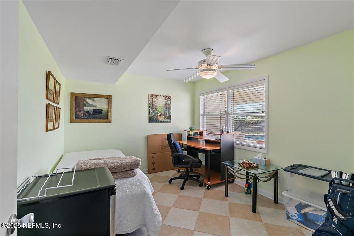 Home Office, Interior