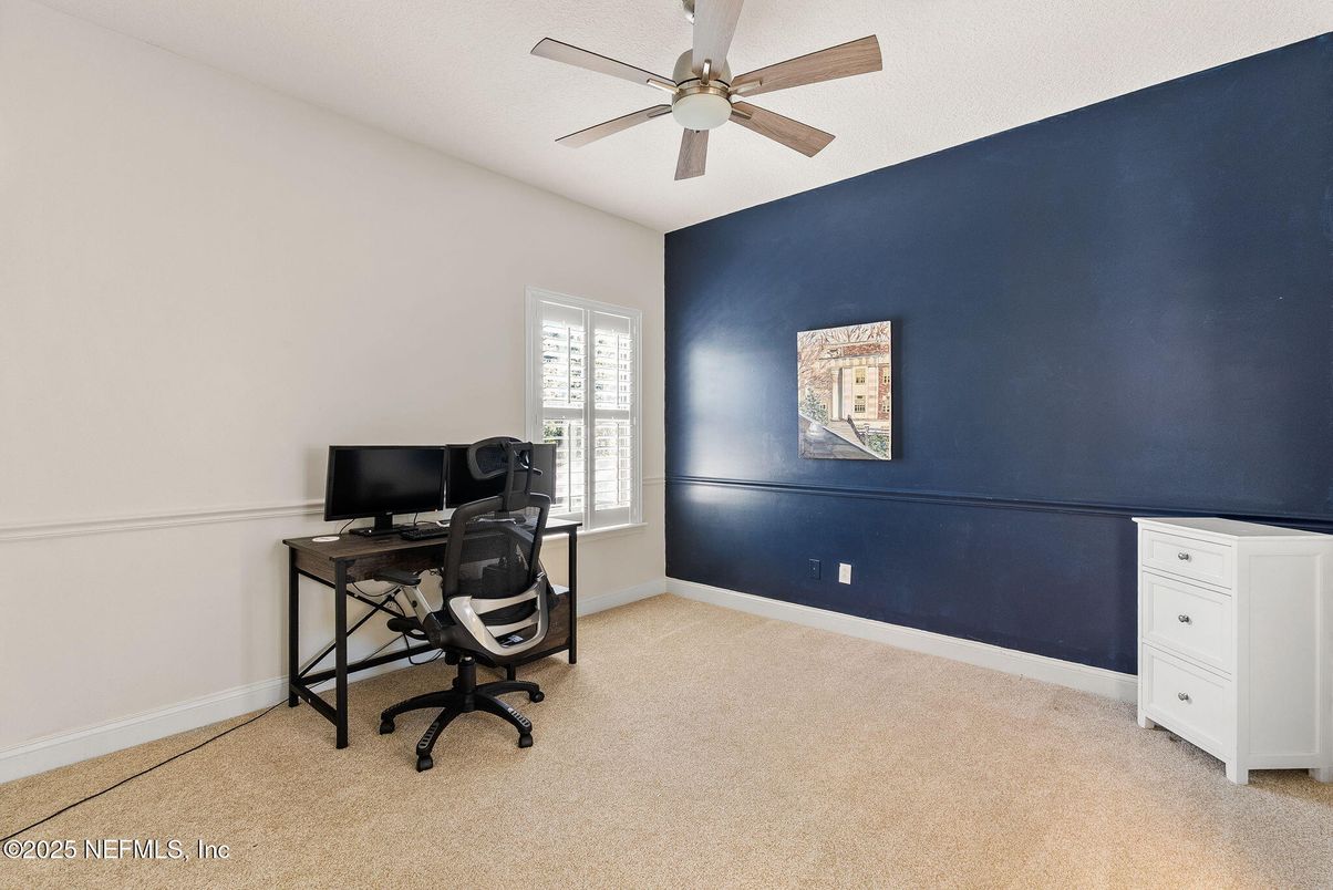 Home Office, Interior