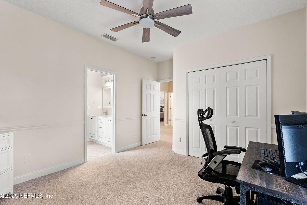 Home Office, Interior